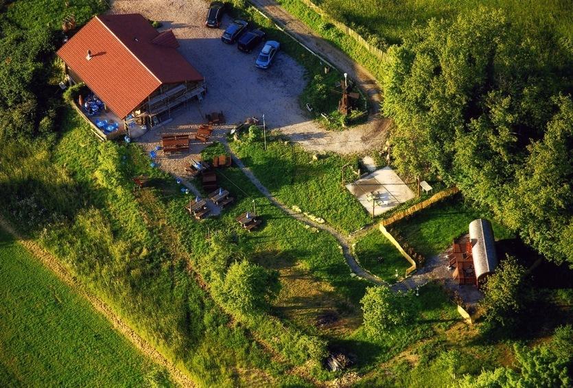 Le Chalet Du Chemin Et Sa Roulotte Berviller-en-Moselle エクステリア 写真
