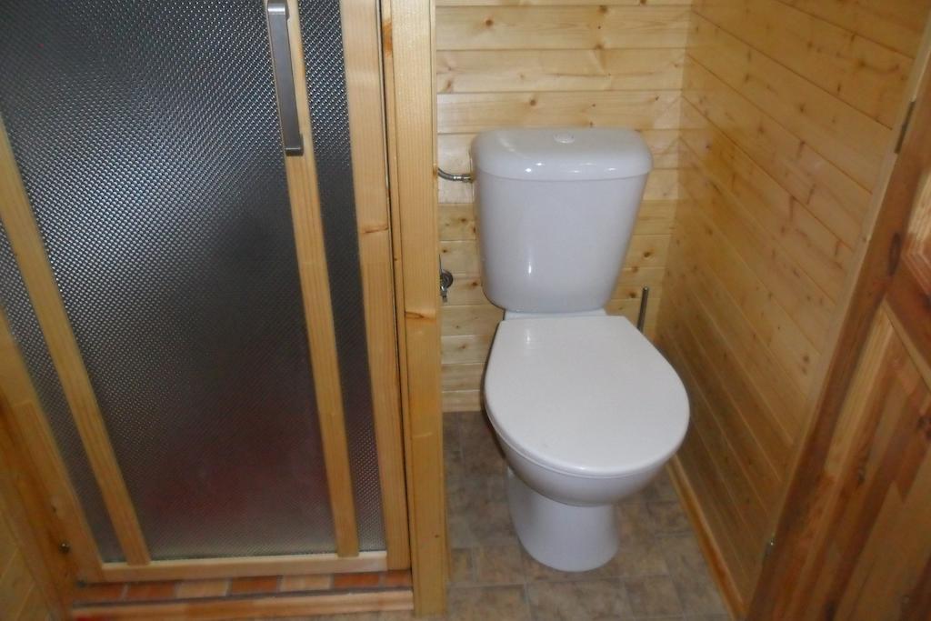 Le Chalet Du Chemin Et Sa Roulotte Berviller-en-Moselle エクステリア 写真